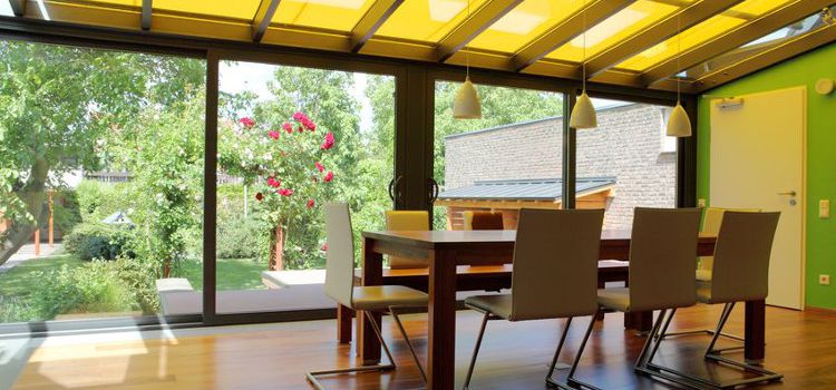 Wintergartenbeschattung: Guter Schutz vor Sonne und Hitze